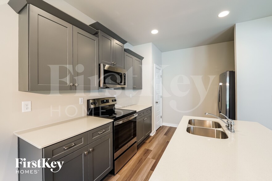 Building Photo - 1580 Brookhaven Dr