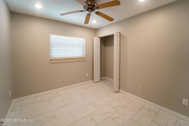 Building Photo - 5455 Pelican Way