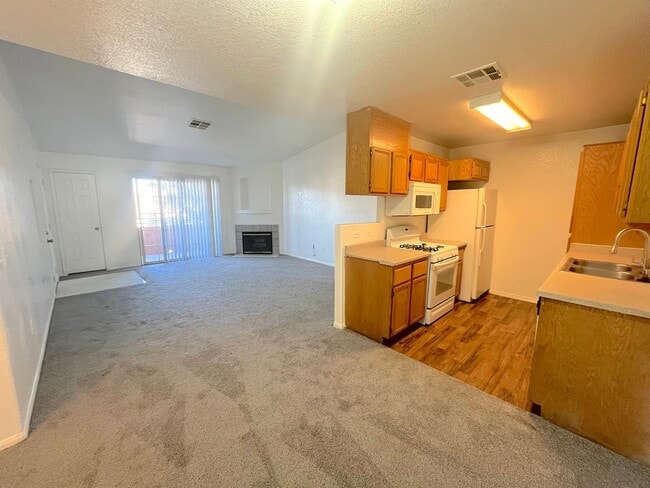 Building Photo - SPACIOUS 2BED/2BATH CONDO * SECOND FLOOR FLOOR UNIT*