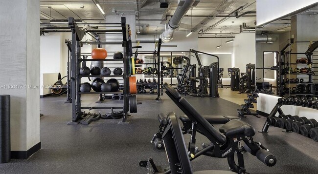 Building Photo - 11200 Biscayne Blvd