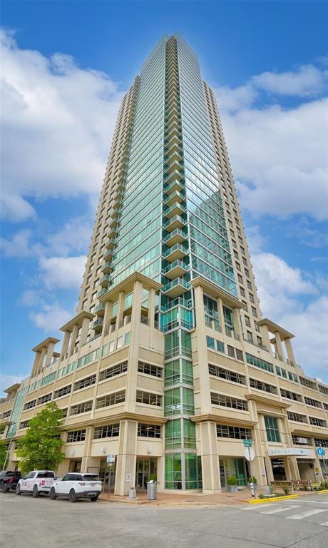 Building Photo - 300 Bowie St