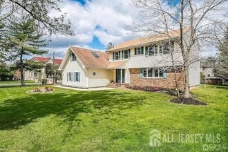 Building Photo - 3993 Park Ave