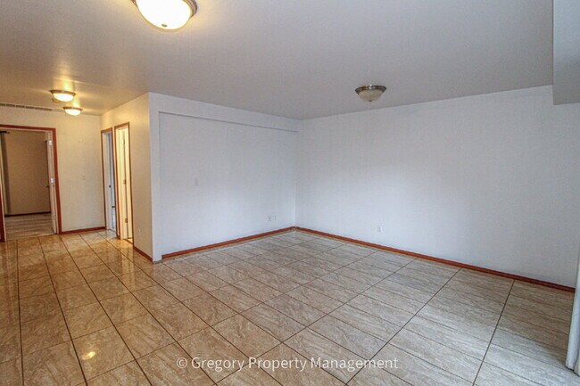 Building Photo - 14622 4th Ave W