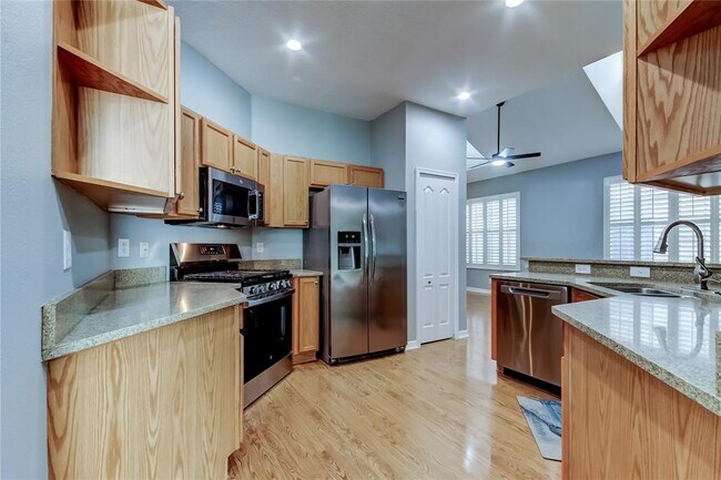 Building Photo - 9002 Spring Garden Way