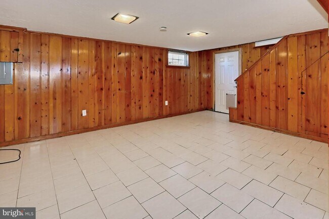 Building Photo - 5016 N Carlin Springs Rd