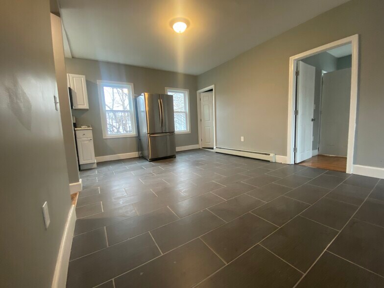 Dinning Room - 194 Messer St