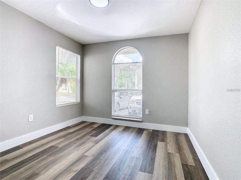 Building Photo - 3208 Sabal Palms Ct