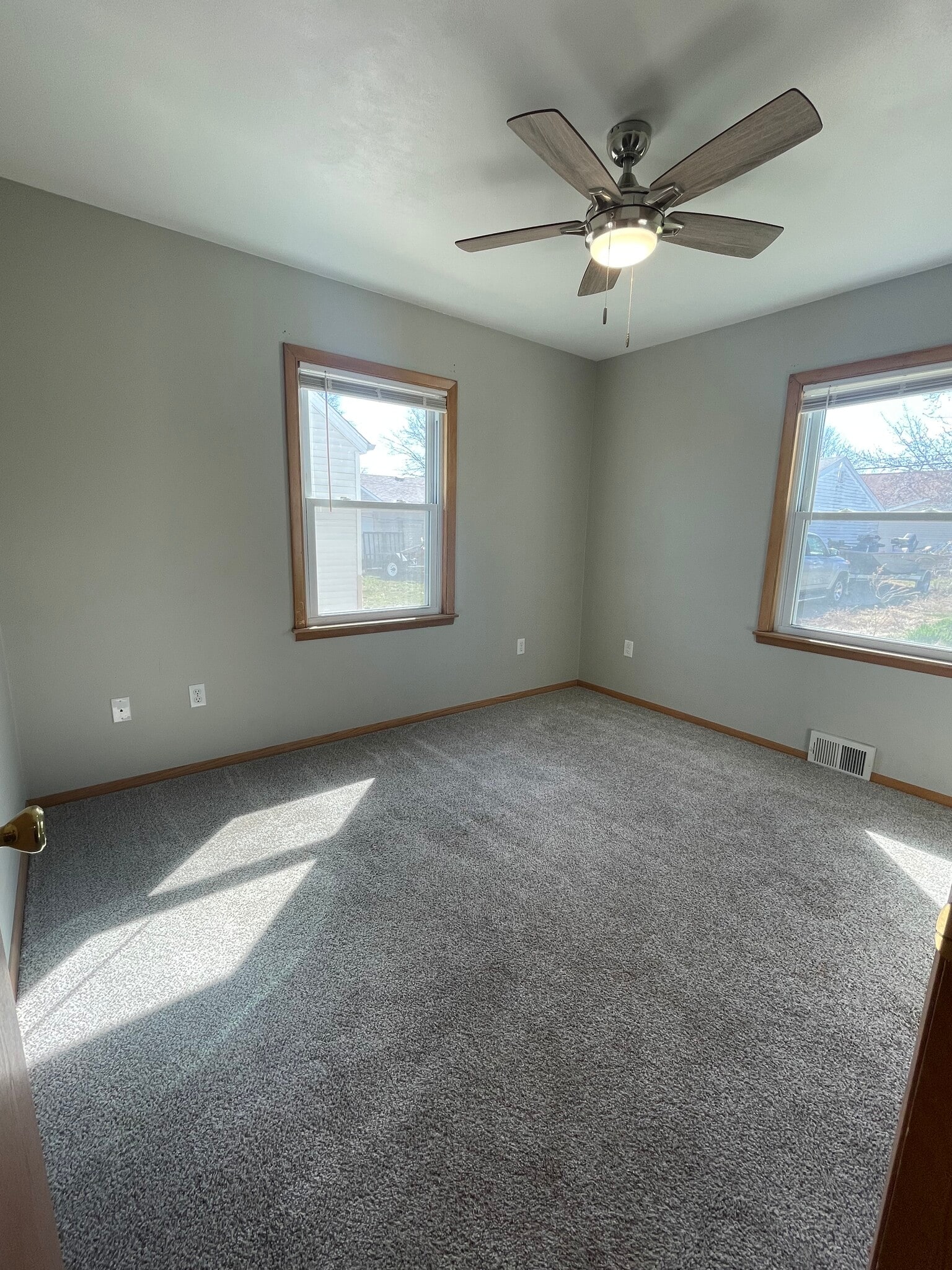 Building Photo - 1422 9th St NW