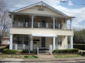 Building Photo - 203 S Cravens St