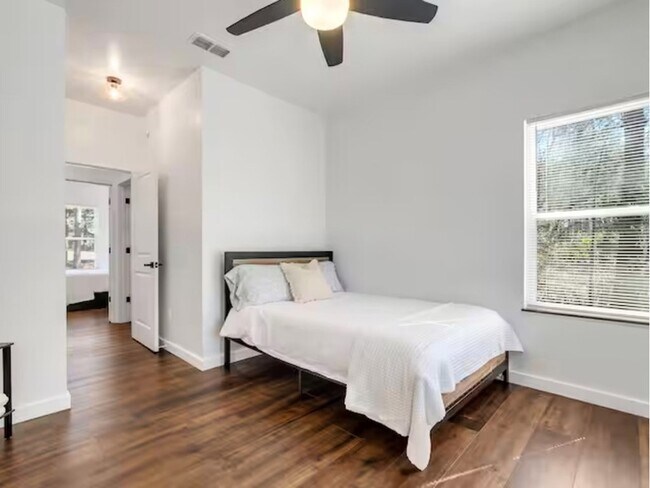 Building Photo - 134 Blackberry Ln