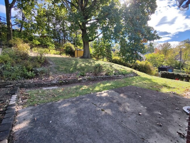 Building Photo - *Recently Updated 3BD/2.5BA Available for ...