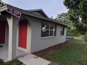 Building Photo - 914 67th Ave W