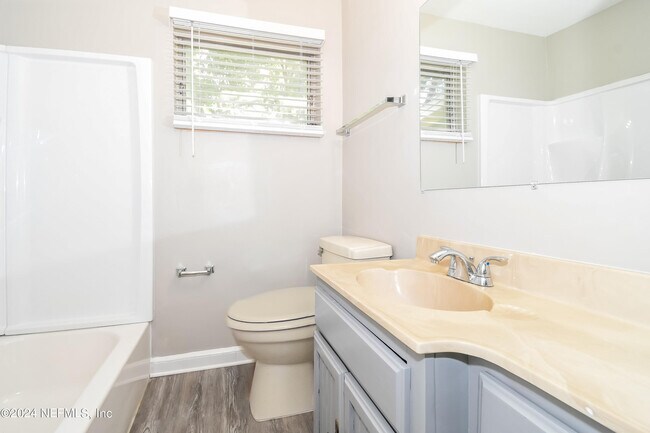 Building Photo - 6238 Green Pine Ln