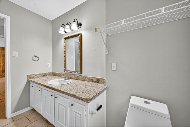 Building Photo - 9602 S Petersham Dr