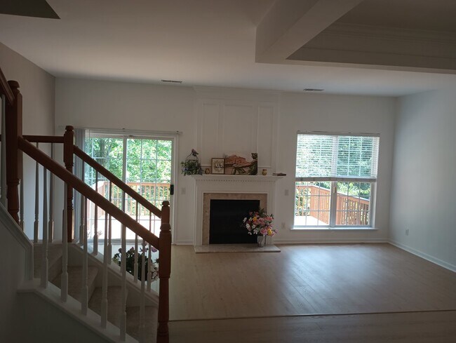 Building Photo - 50 Avalon Ct