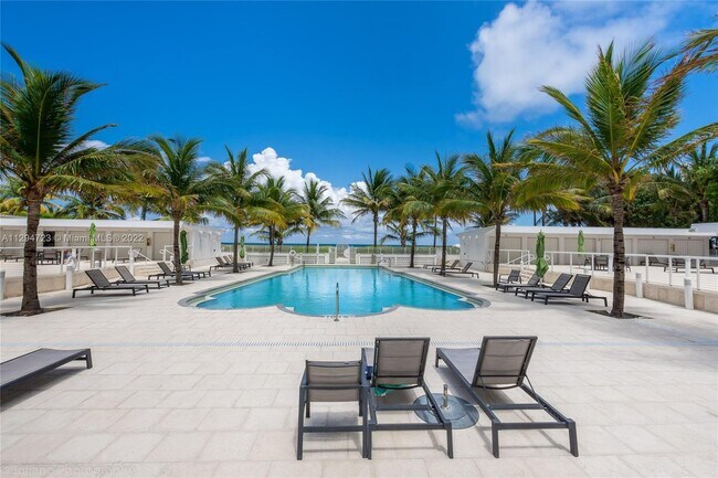 Building Photo - 4925 Collins Ave