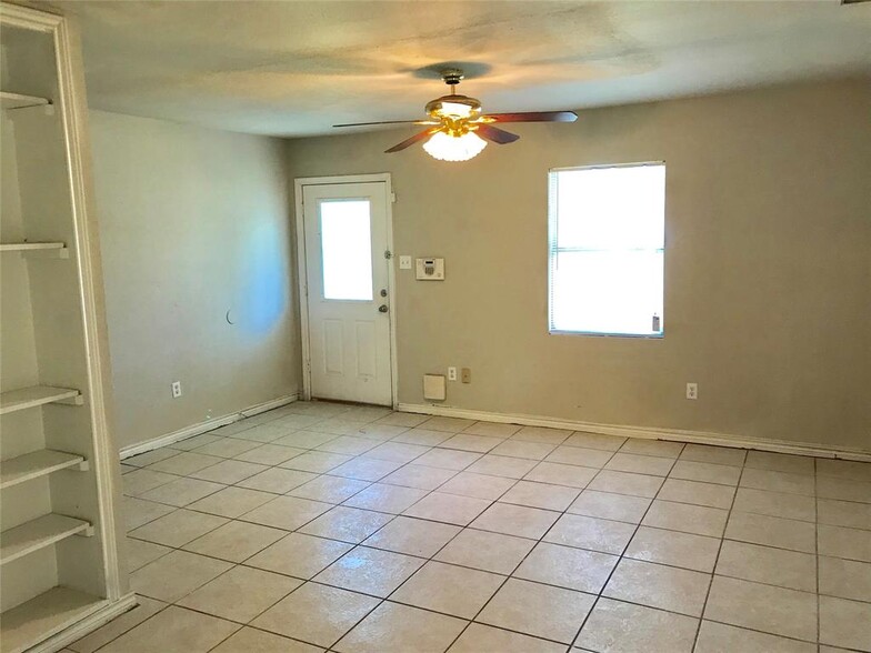 Living Room. - 114 28th St N