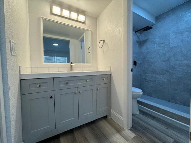 Building Photo - 5525 SW 41st St