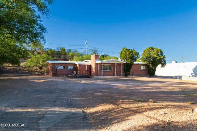 Building Photo - 535 N Cimarron St