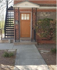 Building Photo - 904 W Yandell Dr