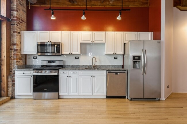 Building Photo - 1801 S Michigan Ave