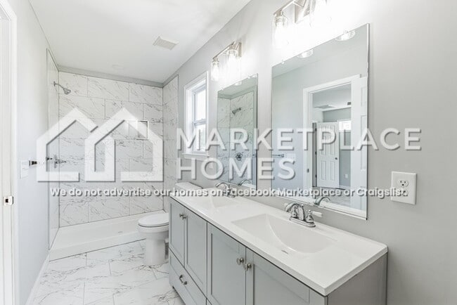 Building Photo - 1803 1/2 N 28th St