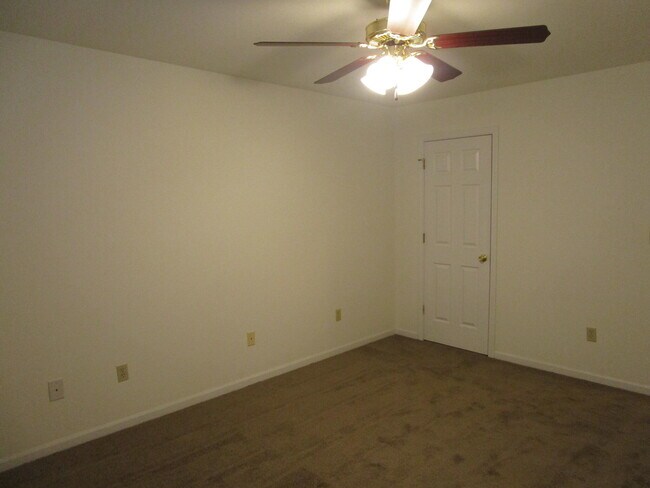 Building Photo - 2412 Calder Ct