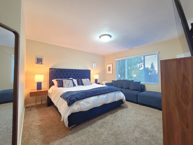 Building Photo - 4 bedroom/2.5 bath in Parkside Estates