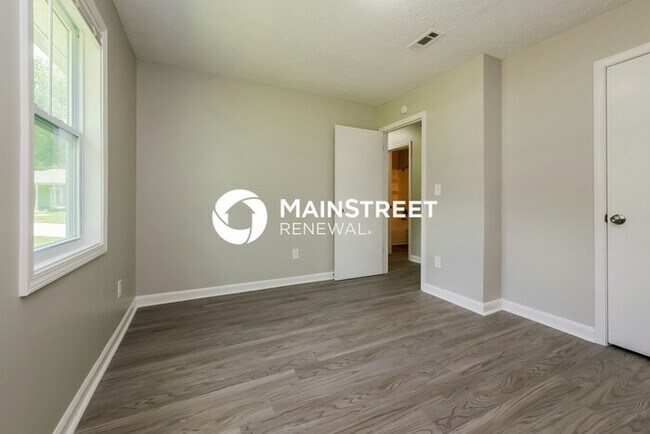 Building Photo - 3 Bedroom Pet-Friendly Home in Jonesboro, GA with Main Street Renewal