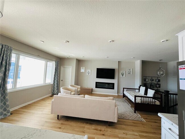 Building Photo - 1935 Mulberry Ln