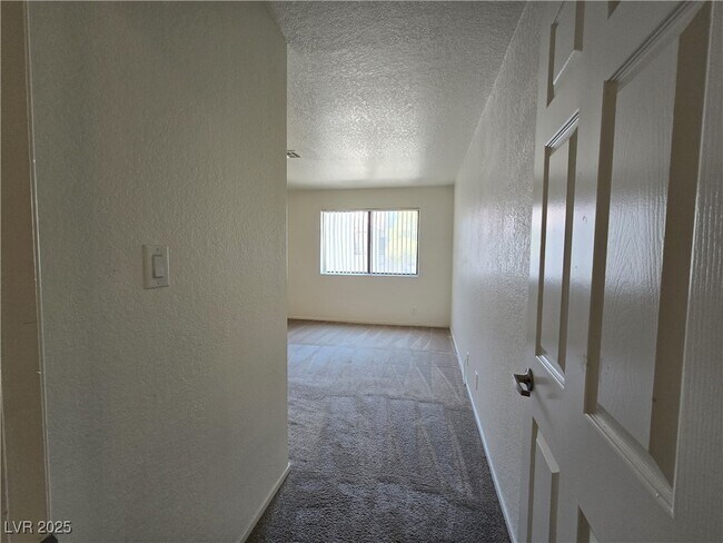 Building Photo - 5030 S Rainbow Blvd