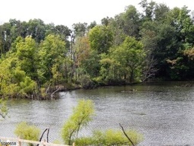 Building Photo - 506 Waterview Ct