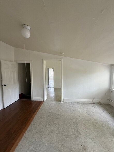 Building Photo - 114 Highlawn Ave
