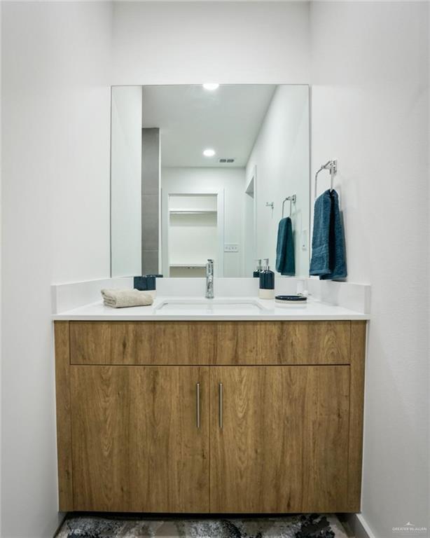 Building Photo - 11 Hawthorne Ave