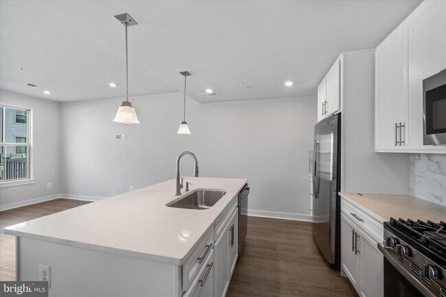 Building Photo - 42530 Invergordon Ter