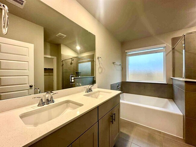 Building Photo - 6603 Kentfield Dr