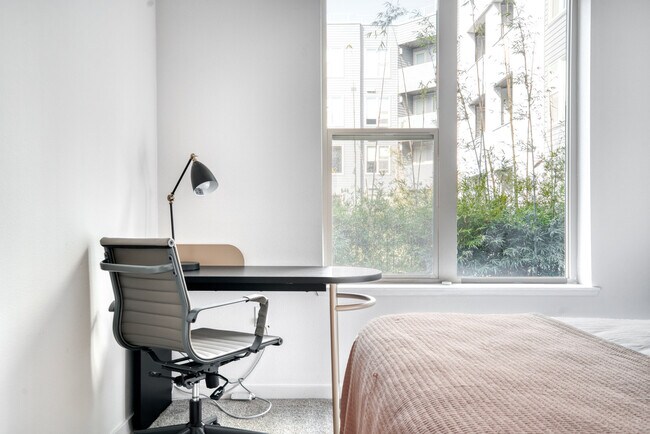 Building Photo - 650 E Capitol Ave