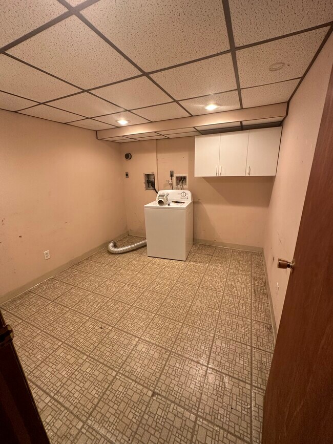 Building Photo - 26 Van Orden Rd