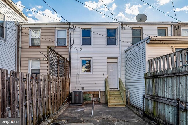 Building Photo - 130 W Randall St