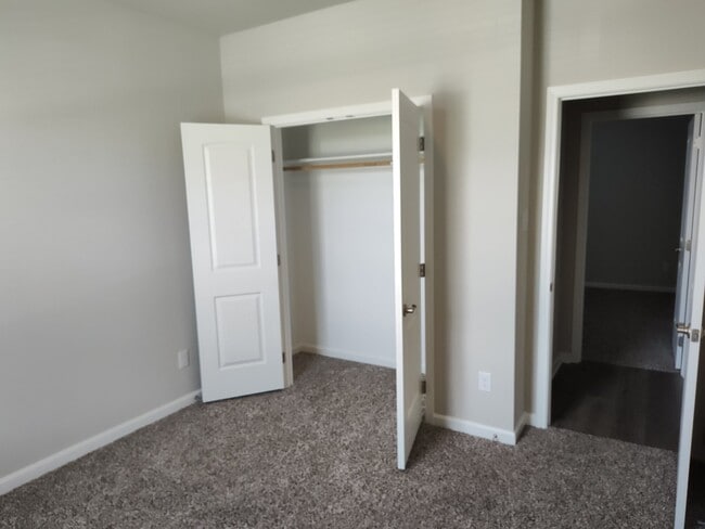 Building Photo - 108 Hardwood Dr