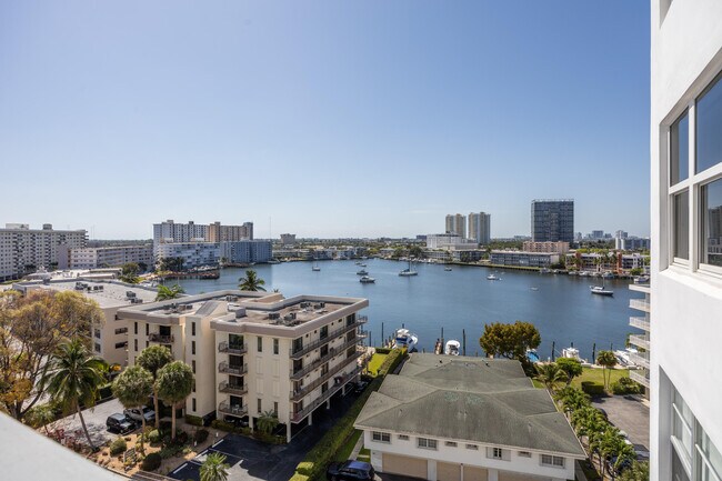 Building Photo - 137 Golden Isles Dr