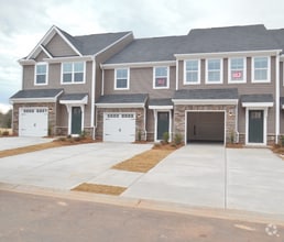Building Photo - 111 Roundtree Dr