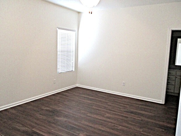 Building Photo - 8146 Golden Bamboo Dr