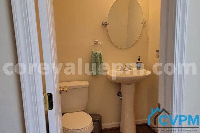 Building Photo - 8511 Pine Meadows Dr