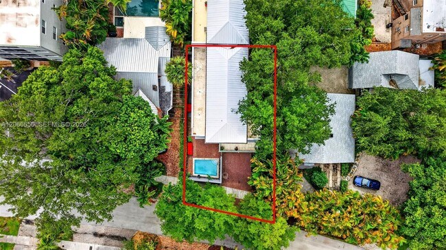 Building Photo - 125 NE 16th Terrace