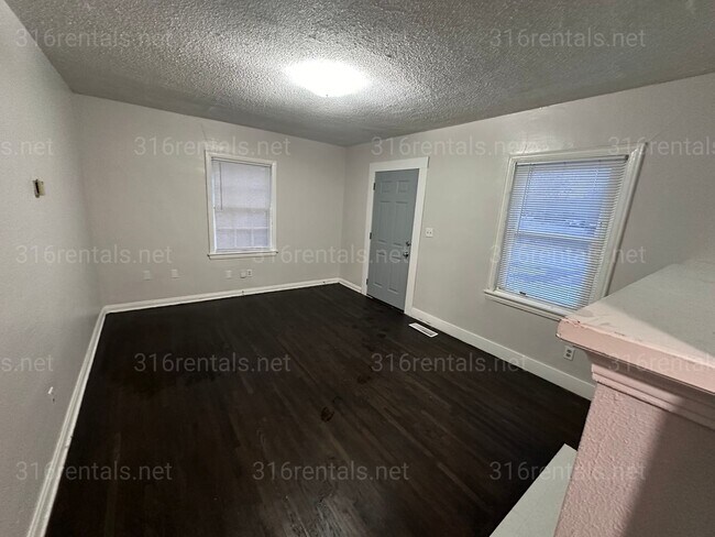 Building Photo - 930-932 N Glendale Ave