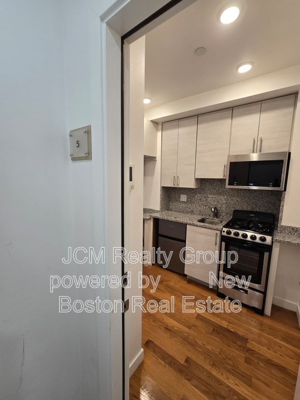 Building Photo - 16 Fifth Street