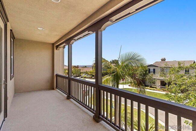 Building Photo - 6338 Huntington Dr