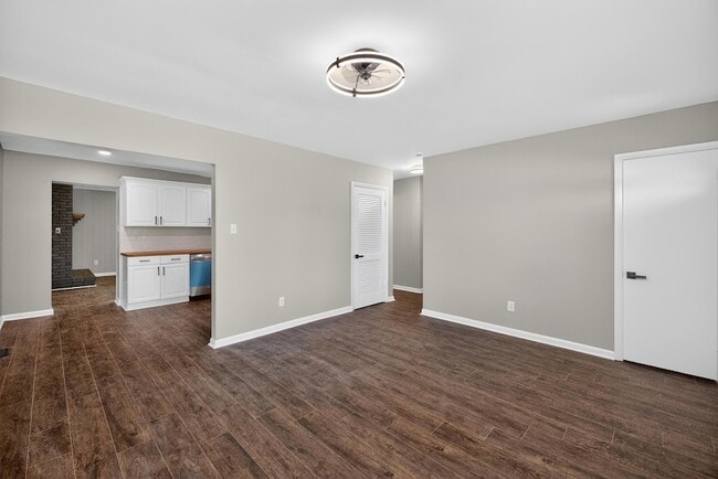 Building Photo - 1994 Brynell Dr