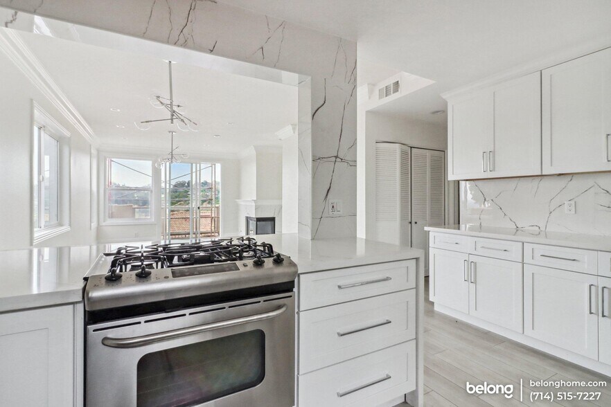 Building Photo - 30902 Club House Dr